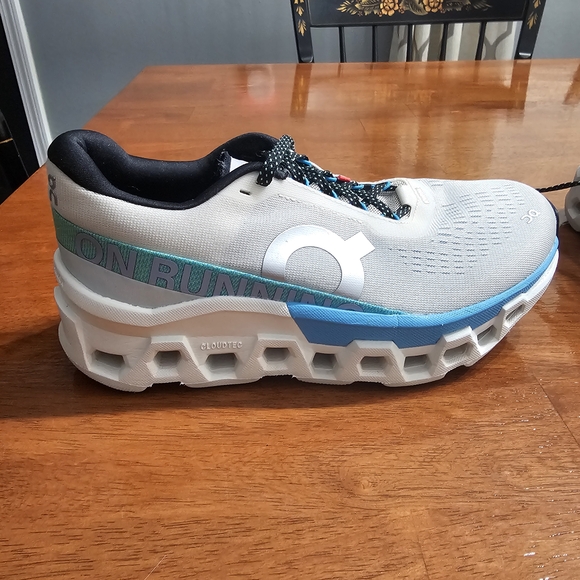 On Running Womens Gray and Blue Athletic Shoes Size 7 - Picture 1 of 6